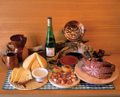 С-1 Осьминог «а феира», сыр и вино – галисийский ужин - копия